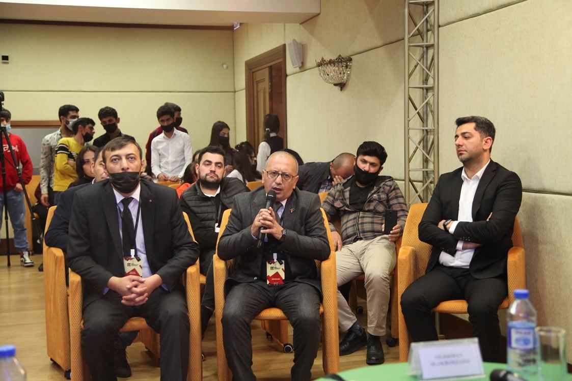 Война и театр – как это совместили в Баку (ВИДЕО, ФОТО)