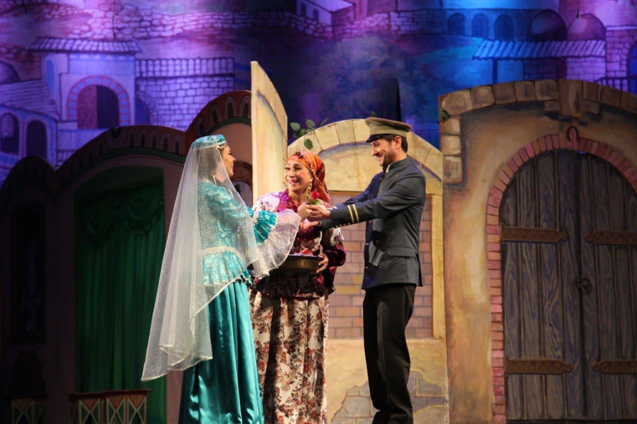 Одна из самых любимых азербайджанских комедий. Многие фразы стали афоризмами (ВИДЕО, ФОТО)