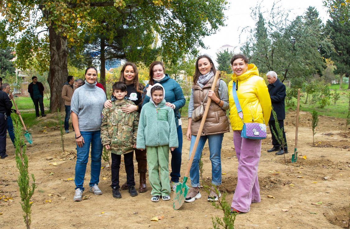 Общество охраны природы, члены семей шехидов и гази Отечественной войны провели акцию в честь Дня Победы (ФОТО)