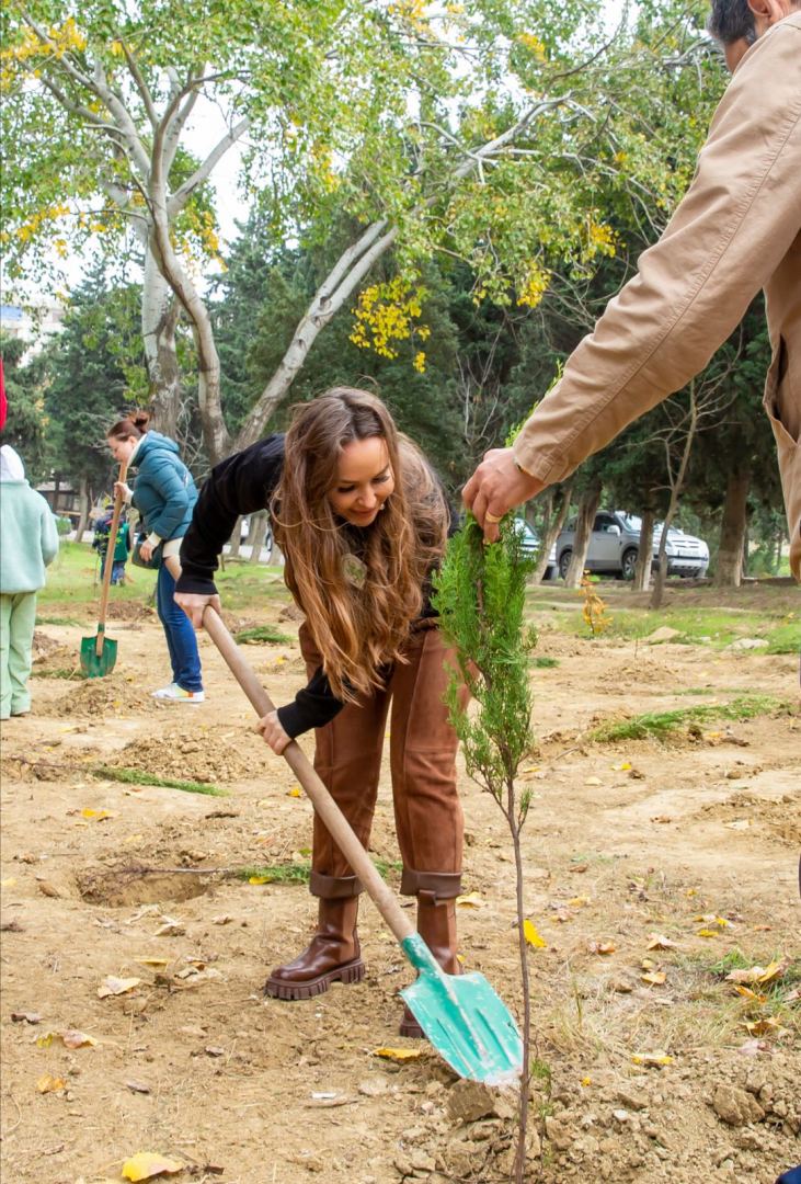 Общество охраны природы, члены семей шехидов и гази Отечественной войны провели акцию в честь Дня Победы (ФОТО)