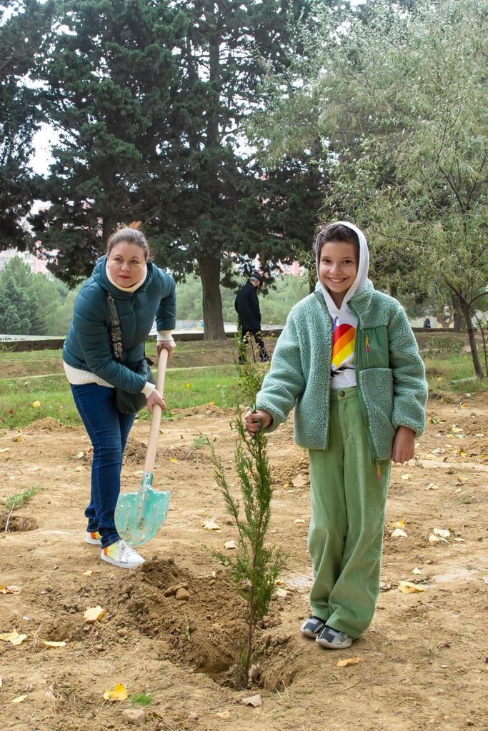 Общество охраны природы, члены семей шехидов и гази Отечественной войны провели акцию в честь Дня Победы (ФОТО)