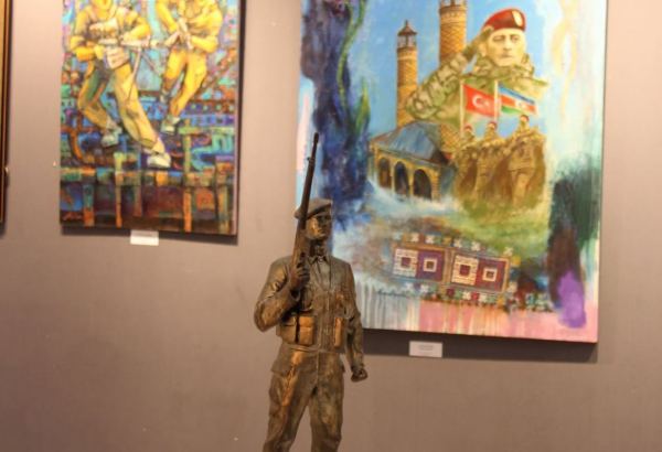 В Баку открылась экспозиция "Смелость побеждать", посвященная Дню Победы (ФОТО)