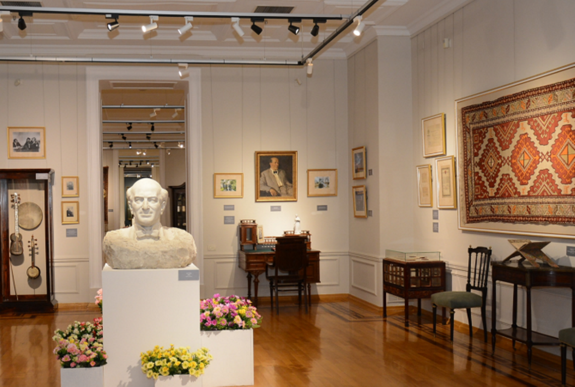 250 жемчужин Карабаха показали в Баку (ФОТО)