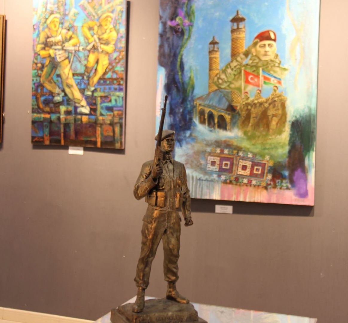 В Баку открылась экспозиция "Смелость побеждать", посвященная Дню Победы (ФОТО)