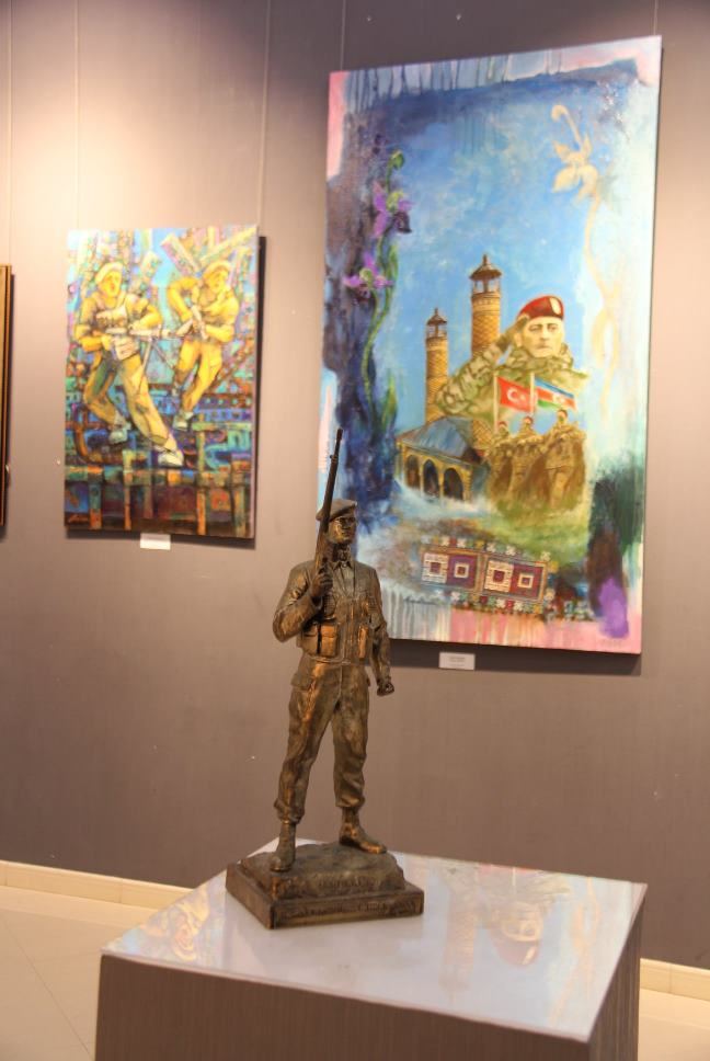 В Баку открылась экспозиция "Смелость побеждать", посвященная Дню Победы (ФОТО)