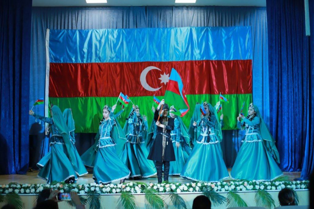 Как в детской филармонии в Баку отметили День Победы Азербайджана (ФОТО)