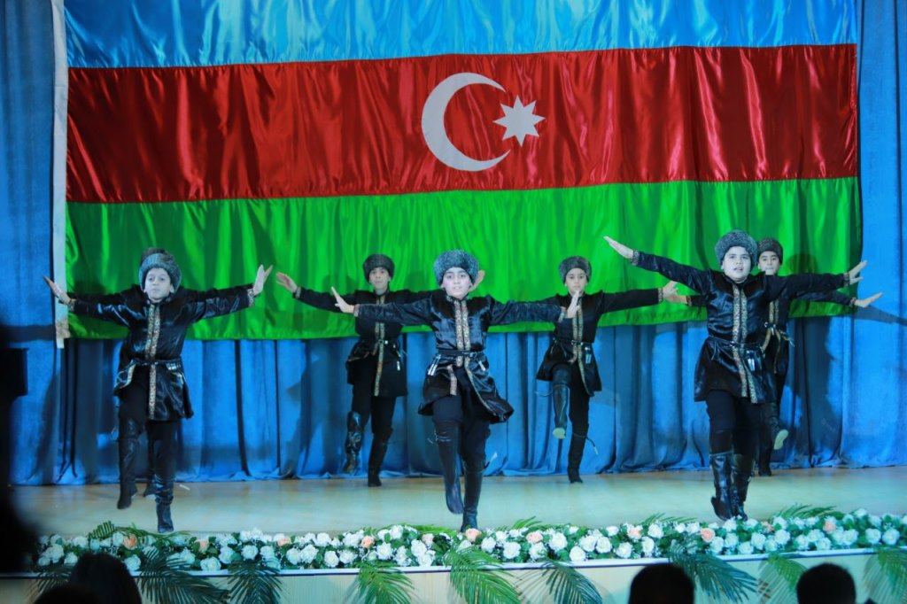 Как в детской филармонии в Баку отметили День Победы Азербайджана (ФОТО)