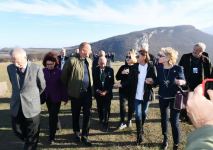 Президент Ильхам Алиев и Первая леди Мехрибан Алиева побеседовали с участниками VIII Глобального Бакинского форума, совершившими поездку в Шушу (ФОТО/ВИДЕО) (версия 2)