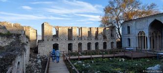 Группа участников VIII Глобального Бакинского форума побывала в мечети Ашагы Говхар Ага в городе Шуша (ФОТО)