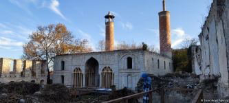 Группа участников VIII Глобального Бакинского форума побывала в мечети Ашагы Говхар Ага в городе Шуша (ФОТО)