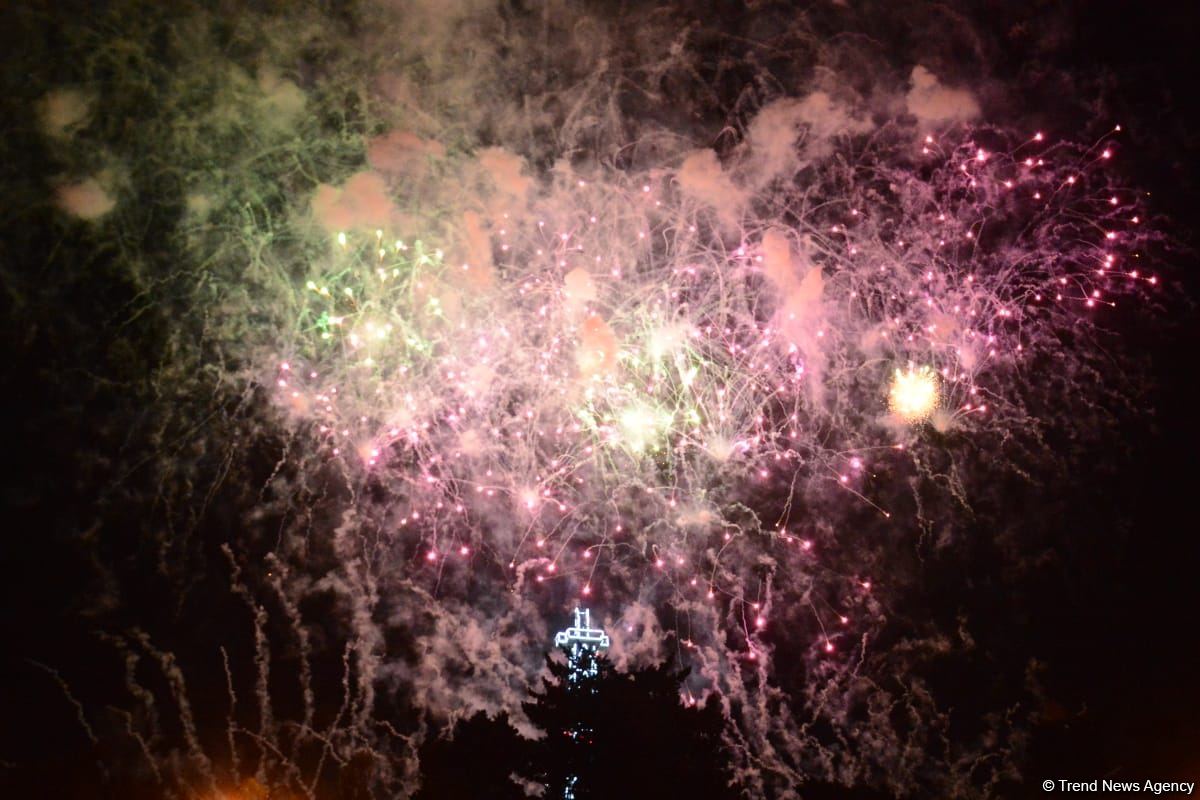 В Баку состоялся музыкальный фейерверк, посвященный Дню Победы (ФОТО/ВИДЕО)