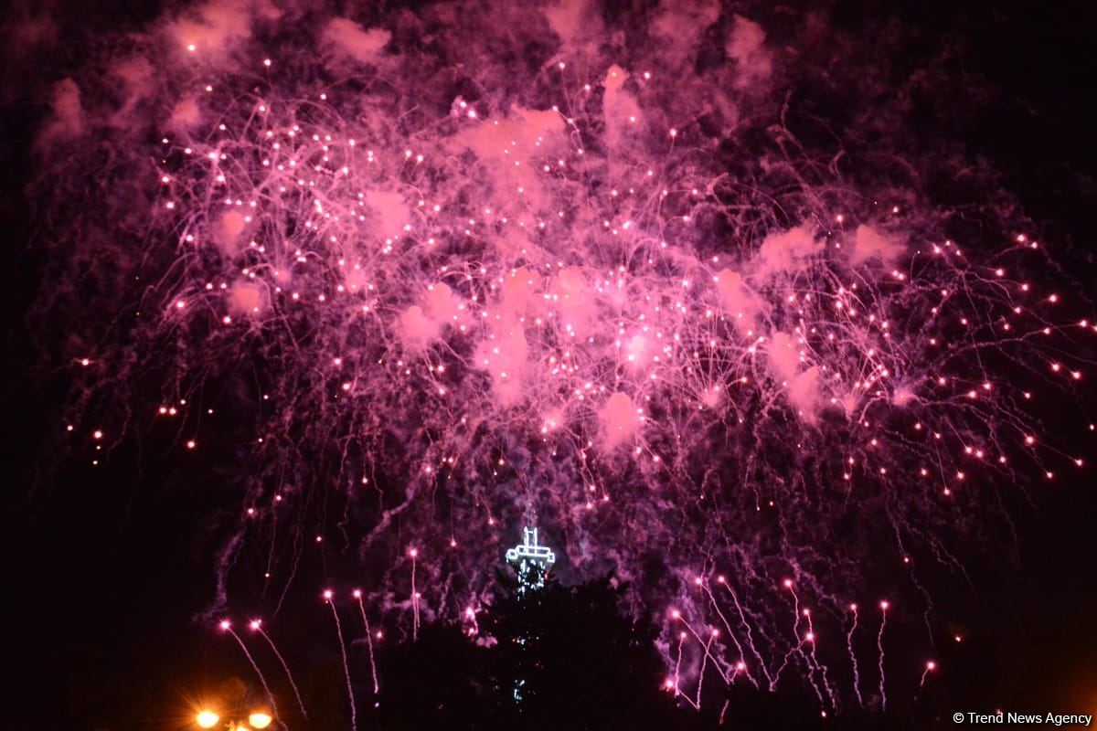 В Баку состоялся музыкальный фейерверк, посвященный Дню Победы (ФОТО/ВИДЕО)