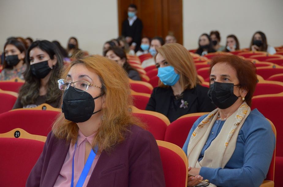 Диалог музыкальных культур Востока и Запада - 100 авторитетных ученых в Баку (ФОТО)