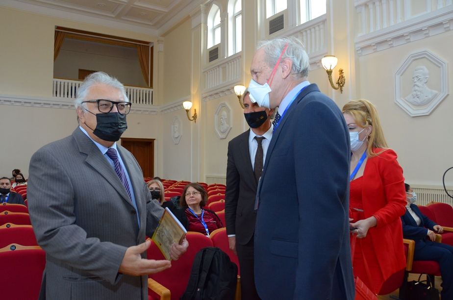 Диалог музыкальных культур Востока и Запада - 100 авторитетных ученых в Баку (ФОТО)