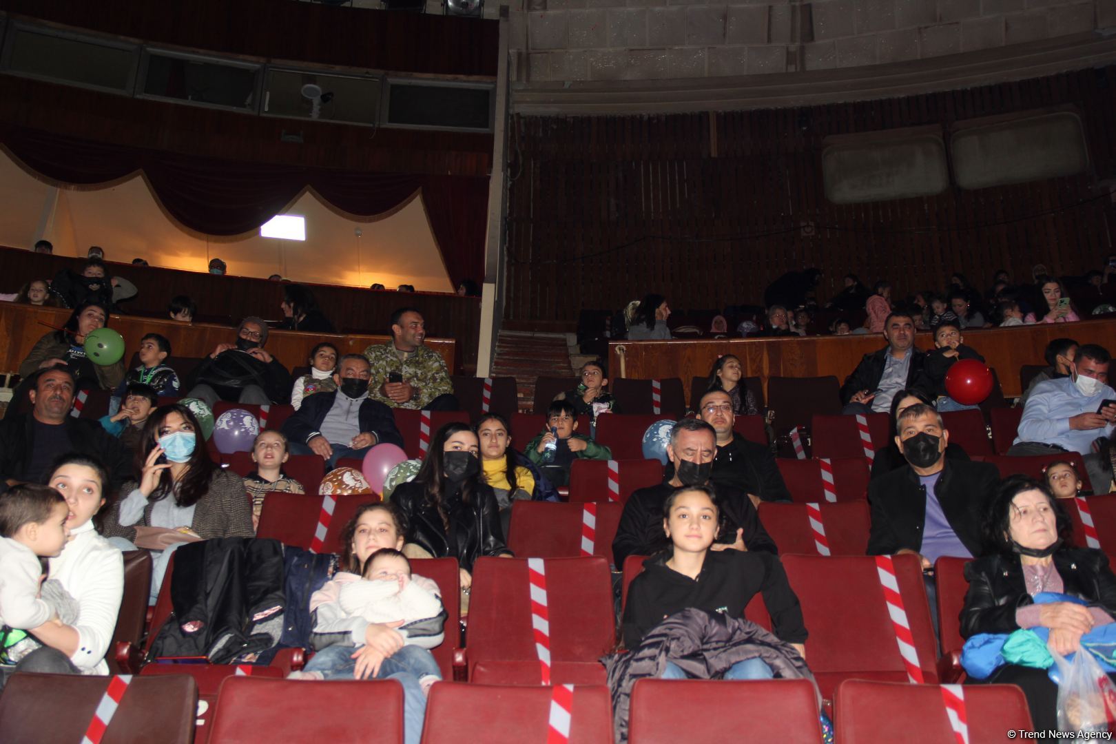 Федерация фехтования в инвалидных колясках при поддержке Бакинского государственного цирка провела благотворительную акцию (ФОТО)