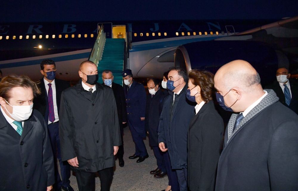Президент Ильхам Алиев прибыл с визитом в Турецкую Республику (ФОТО/ВИДЕО)
