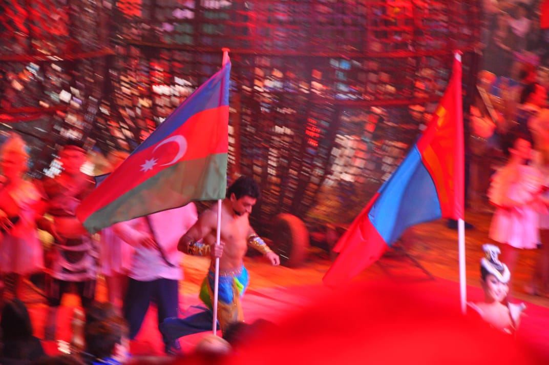 Как азербайджанец привез из России в Баку "Арену смелости" - ИНТЕРВЬЮ (ФОТО)