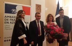 В Баку состоялось награждение Рейхан Гусейновой французским Орденом Академических Пальм (ФОТО)