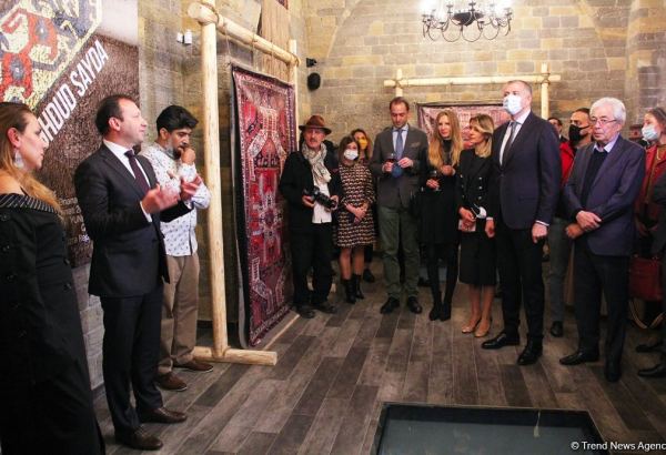 Новый взгляд на Карабахские ковры! В Ичери шехер представлена эксклюзивная коллекция – только 44! (ФОТО)