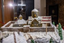 В Port Baku Mall представлена пряничная инсталляция Karabakh – Winter Wonderland в честь Победы Азербайджана (ВИДЕО, ФОТО)