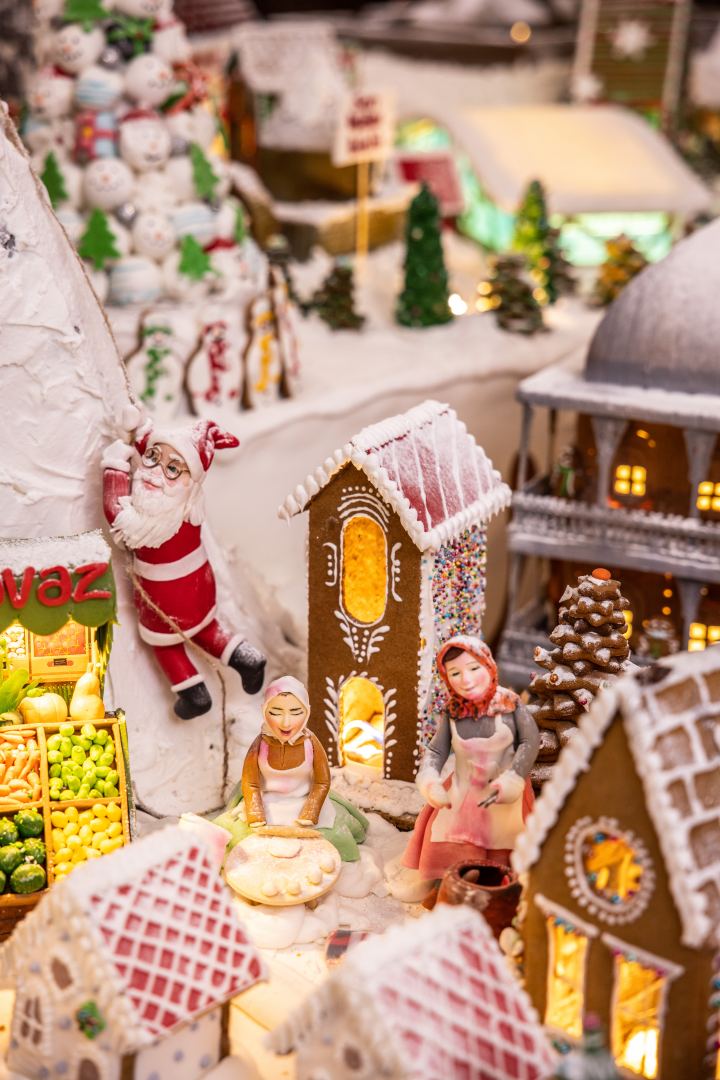 В Port Baku Mall представлена пряничная инсталляция Karabakh – Winter Wonderland в честь Победы Азербайджана (ВИДЕО, ФОТО)