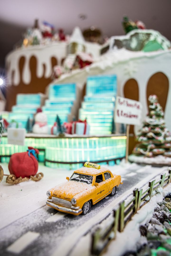 В Port Baku Mall представлена пряничная инсталляция Karabakh – Winter Wonderland в честь Победы Азербайджана (ВИДЕО, ФОТО)