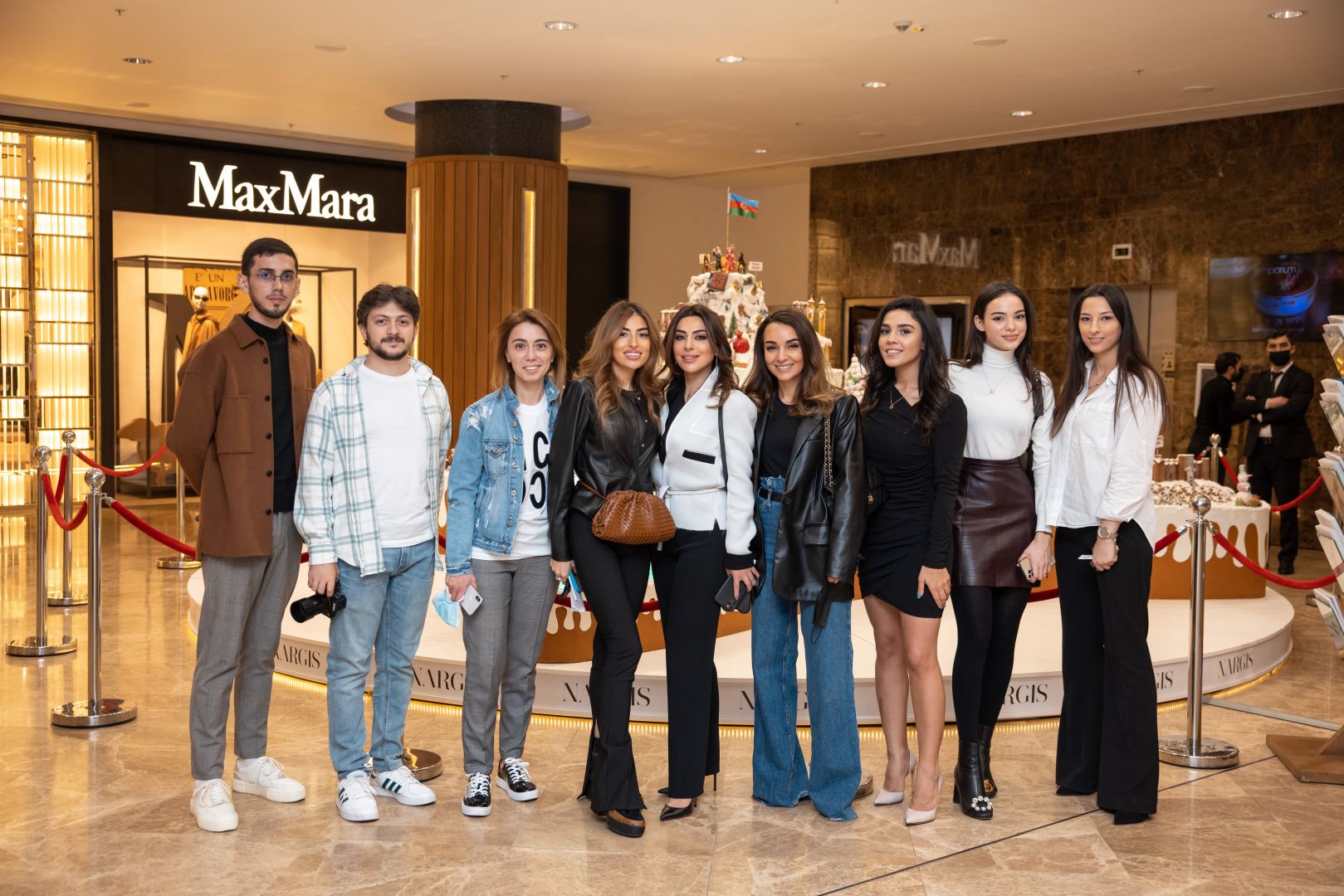 В Port Baku Mall представлена пряничная инсталляция Karabakh – Winter Wonderland в честь Победы Азербайджана (ВИДЕО, ФОТО)