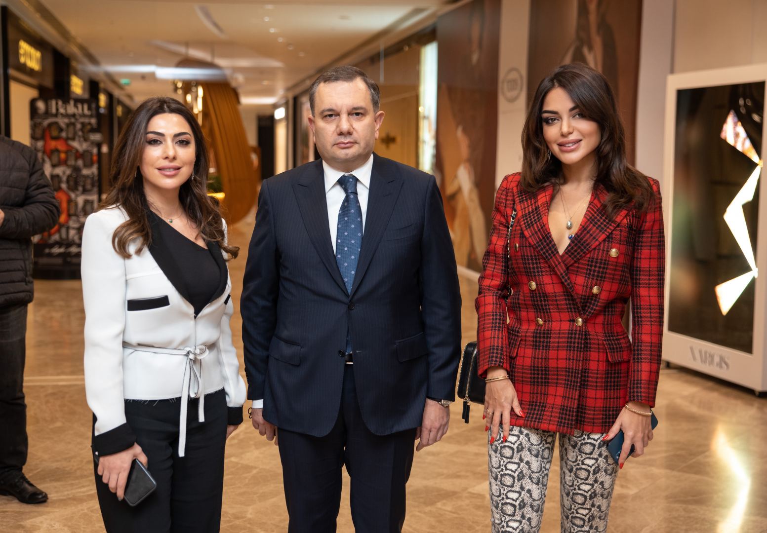 В Port Baku Mall представлена пряничная инсталляция Karabakh – Winter Wonderland в честь Победы Азербайджана (ВИДЕО, ФОТО)