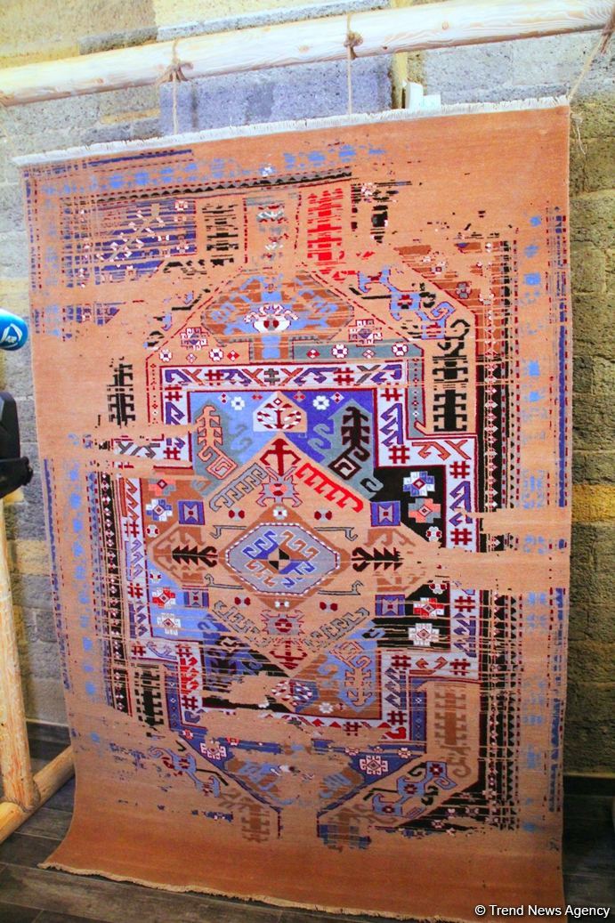 Новый взгляд на Карабахские ковры! В Ичери шехер представлена эксклюзивная коллекция – только 44! (ФОТО)