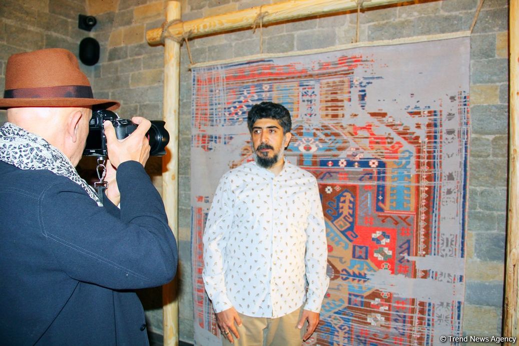 Новый взгляд на Карабахские ковры! В Ичери шехер представлена эксклюзивная коллекция – только 44! (ФОТО)