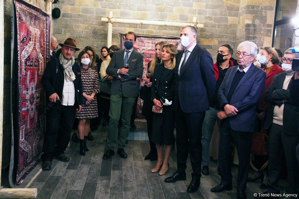 Новый взгляд на Карабахские ковры! В Ичери шехер представлена эксклюзивная коллекция – только 44! (ФОТО)