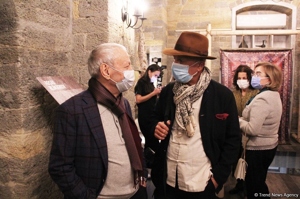 Новый взгляд на Карабахские ковры! В Ичери шехер представлена эксклюзивная коллекция – только 44! (ФОТО)