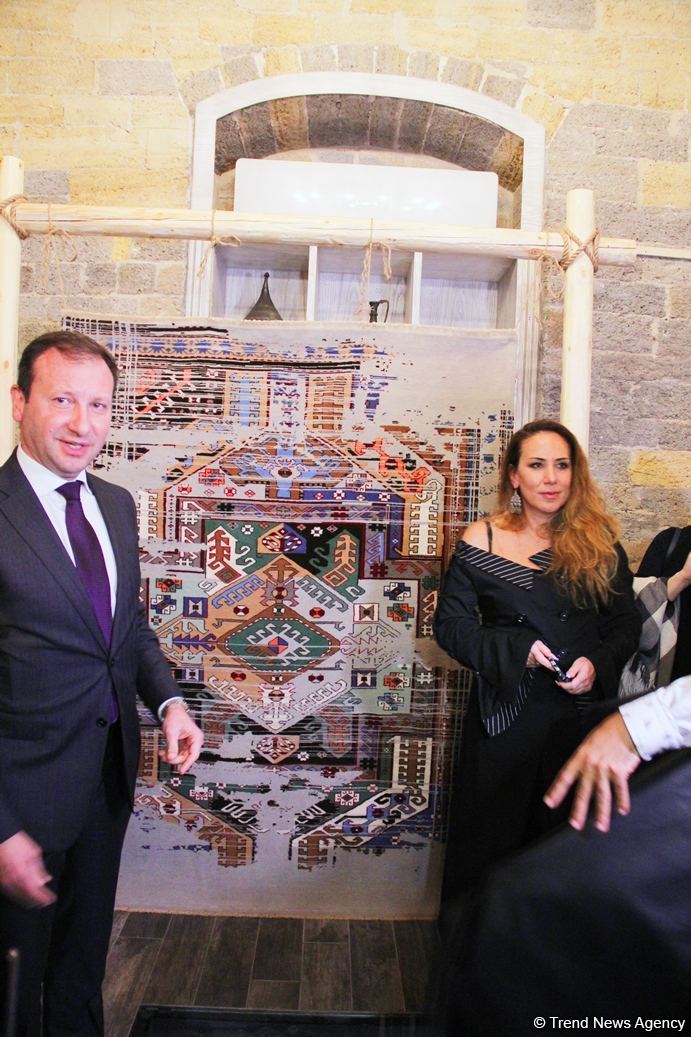 Новый взгляд на Карабахские ковры! В Ичери шехер представлена эксклюзивная коллекция – только 44! (ФОТО)