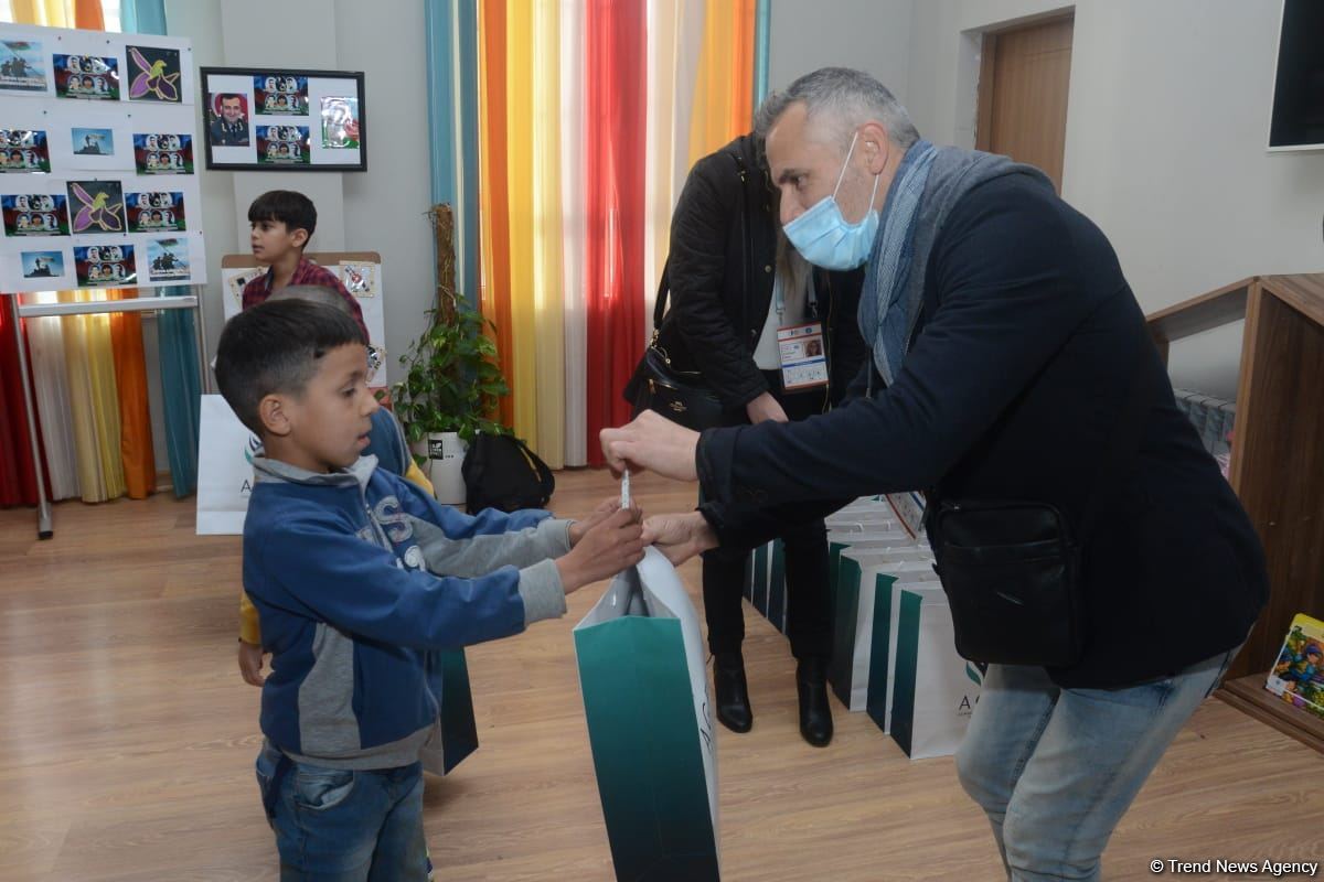 Федерация гимнастики Азербайджана провела благотворительную акцию с участием звездных послов ЧМ в Баку (ФОТО)