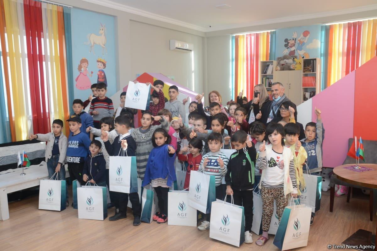 Федерация гимнастики Азербайджана провела благотворительную акцию с участием звездных послов ЧМ в Баку (ФОТО)