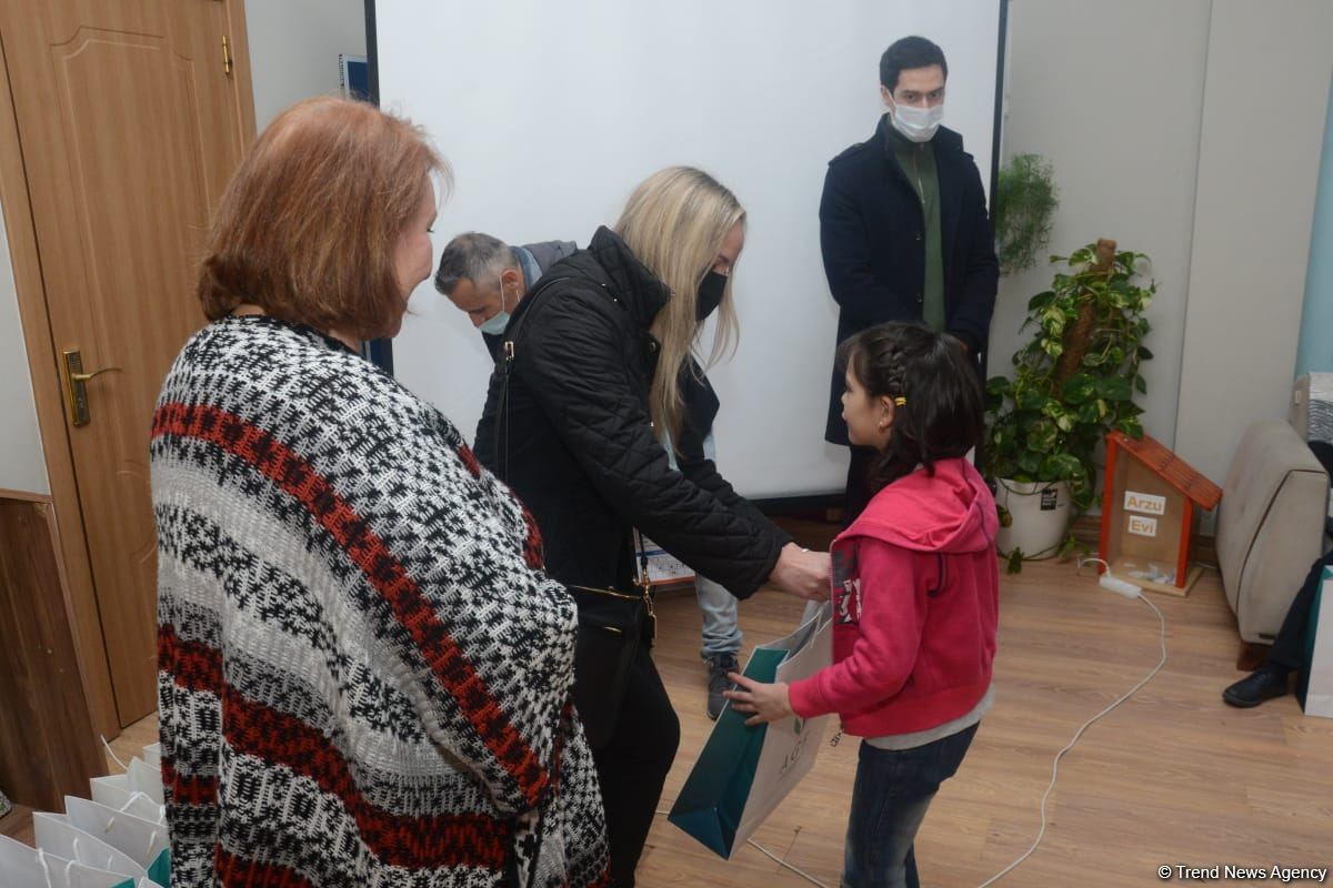 Федерация гимнастики Азербайджана провела благотворительную акцию с участием звездных послов ЧМ в Баку (ФОТО)