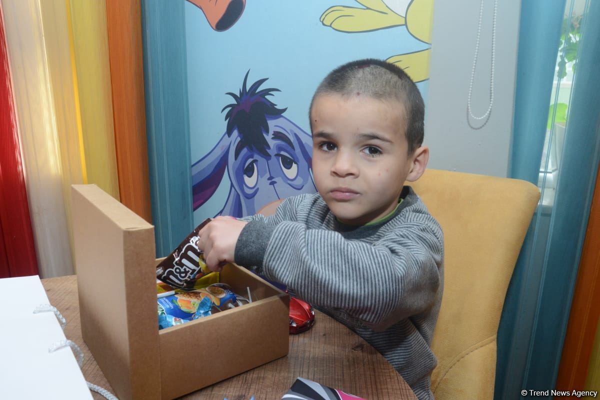 Федерация гимнастики Азербайджана провела благотворительную акцию с участием звездных послов ЧМ в Баку (ФОТО)