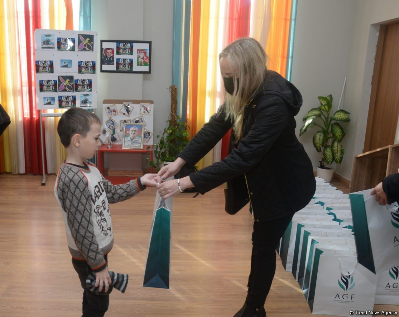 Федерация гимнастики Азербайджана провела благотворительную акцию с участием звездных послов ЧМ в Баку (ФОТО)