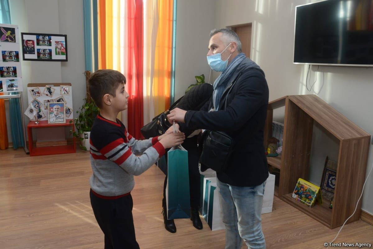 Федерация гимнастики Азербайджана провела благотворительную акцию с участием звездных послов ЧМ в Баку (ФОТО)