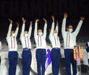 В Баку прошла церемония награждения победителей и призеров ЧМ среди команд в прыжках на акробатической дорожке и двойном мини-батуте (ФОТО)