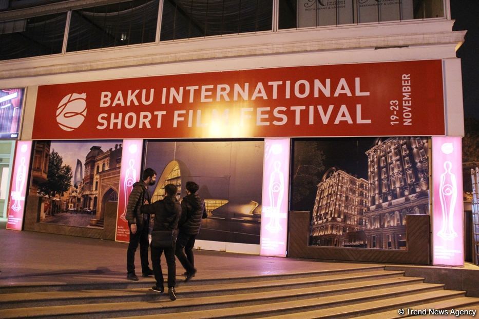 Большой праздник кино в Баку - давно такого не было! Звезды на открытии международного фестиваля – участники из 18 стран (ФОТО)