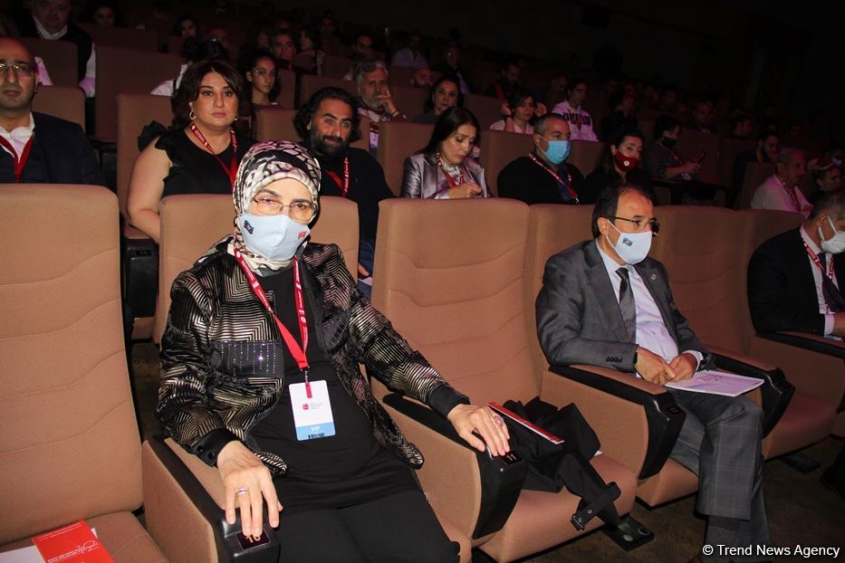 Большой праздник кино в Баку - давно такого не было! Звезды на открытии международного фестиваля – участники из 18 стран (ФОТО)