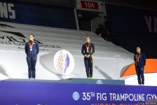 В Баку прошла церемония награждения победителей ЧМ в программе прыжков на двойном мини-батуте и акробатической дорожке (ФОТО)
