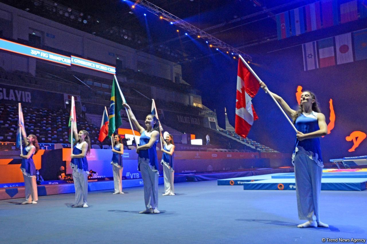 В Баку состоялась торжественная церемония закрытия 35-го чемпионата мира по прыжкам на батуте и тамблингу (ФОТО)