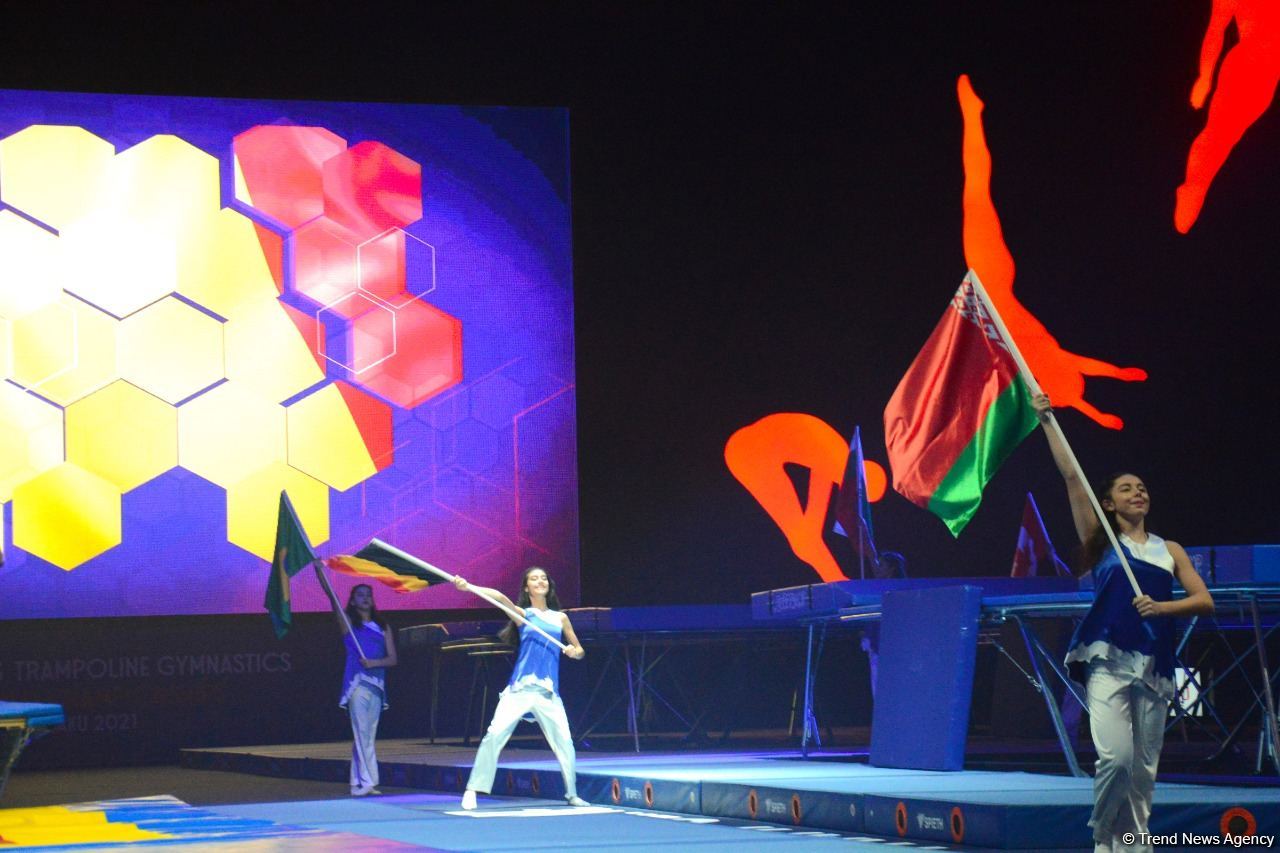 В Баку состоялась торжественная церемония закрытия 35-го чемпионата мира по прыжкам на батуте и тамблингу (ФОТО)