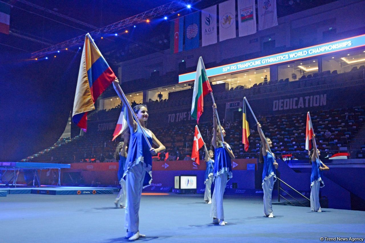 В Баку состоялась торжественная церемония закрытия 35-го чемпионата мира по прыжкам на батуте и тамблингу (ФОТО)