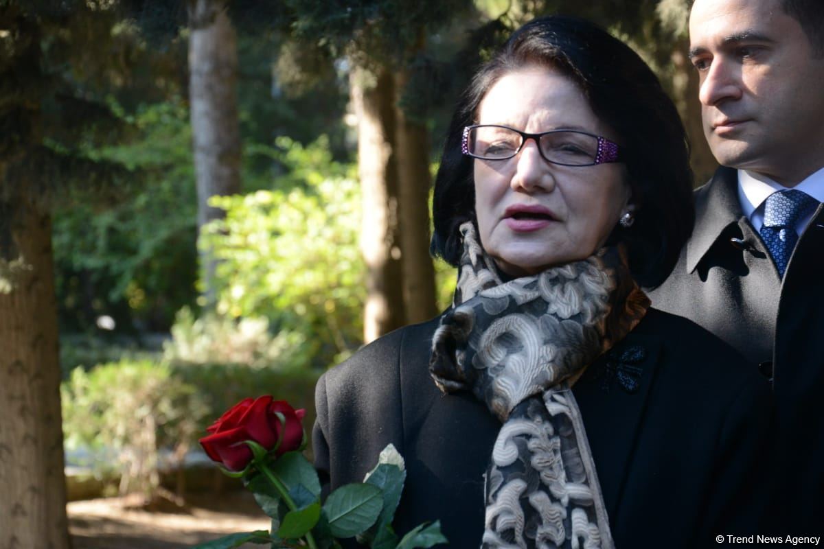 В честь 99-летия Фикрета Амирова на Аллее почетного захоронения прошла церемония памяти великого композитора  (ФОТО)