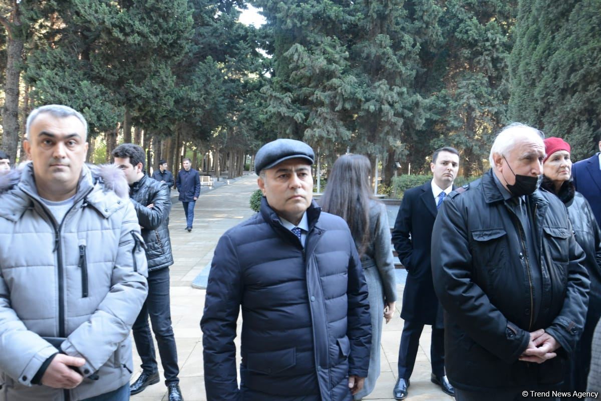 В честь 99-летия Фикрета Амирова на Аллее почетного захоронения прошла церемония памяти великого композитора  (ФОТО)