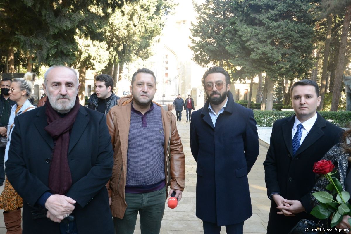 В честь 99-летия Фикрета Амирова на Аллее почетного захоронения прошла церемония памяти великого композитора  (ФОТО)