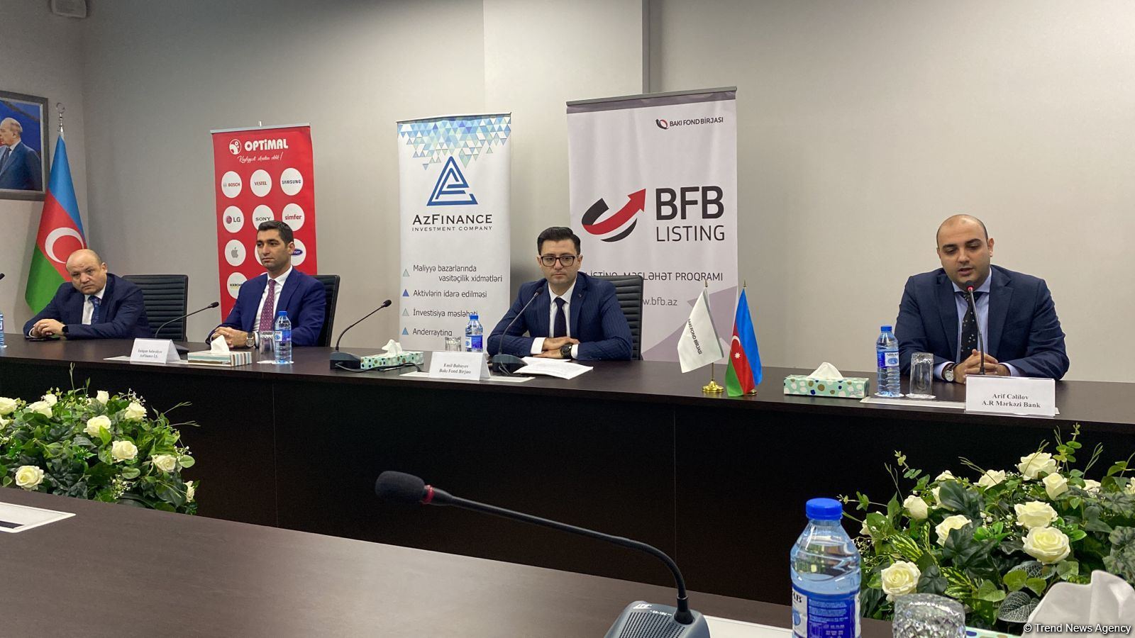 На Бакинской фондовой бирже состоялся аукцион по размещению облигаций ООО Optimal Electronics (ФОТО)